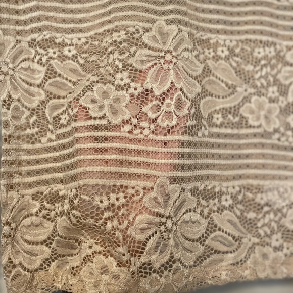 Full lace long sleeve top - Picture 2 of 5